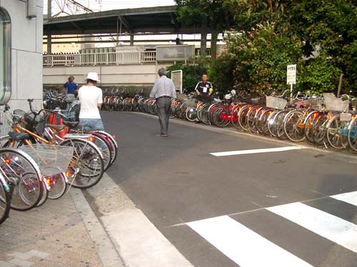 5b bikes outside Jujo station