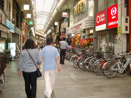 6b shops  and bikes in Jujo ginza